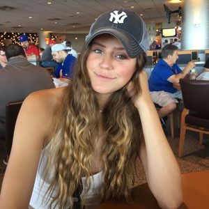 Meet your Posher, Angie